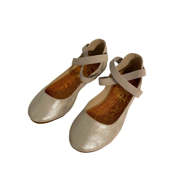 Blowfish Malibu Pixi‎ Metallic Silver Ballet Flats w/ Cross Ankle Straps Size 2 - Picture 1 of 6
